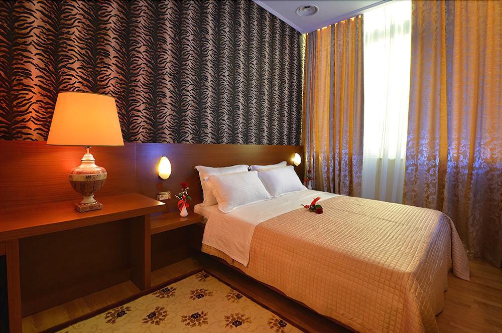 Hotel Austria Тирана Экстерьер фото
