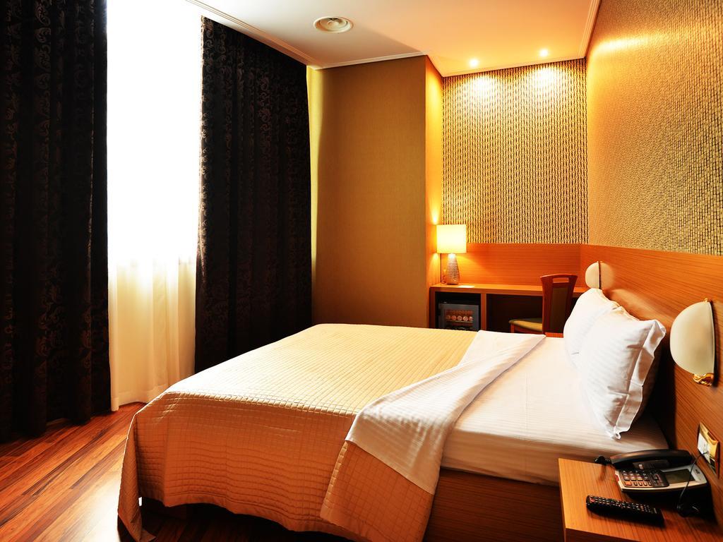 Hotel Austria Тирана Экстерьер фото