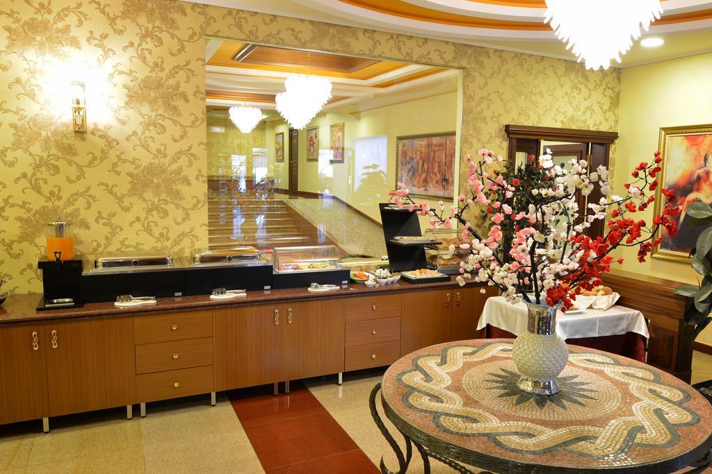 Hotel Austria Тирана Экстерьер фото