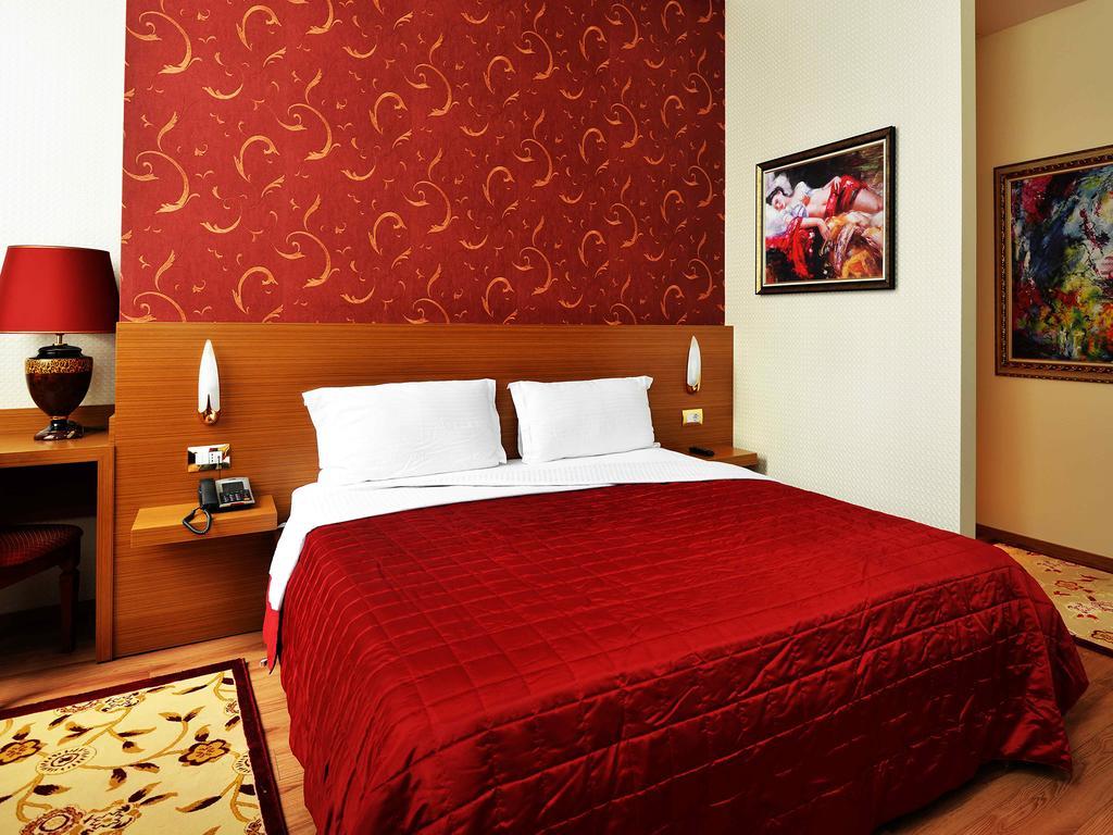 Hotel Austria Тирана Экстерьер фото