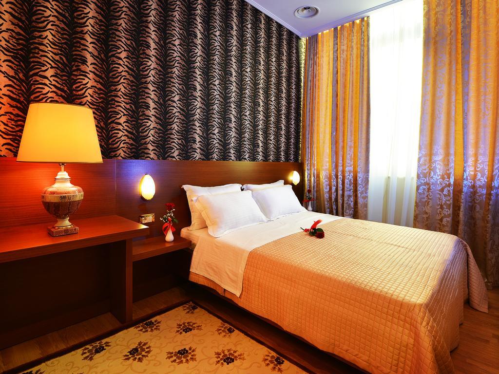 Hotel Austria Тирана Экстерьер фото