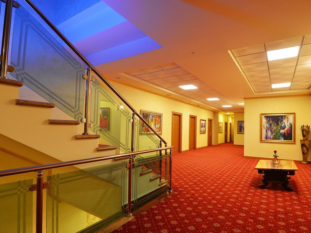 Hotel Austria Тирана Экстерьер фото