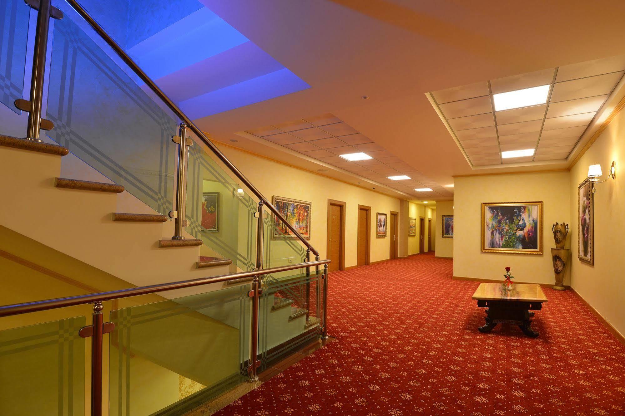 Hotel Austria Тирана Экстерьер фото
