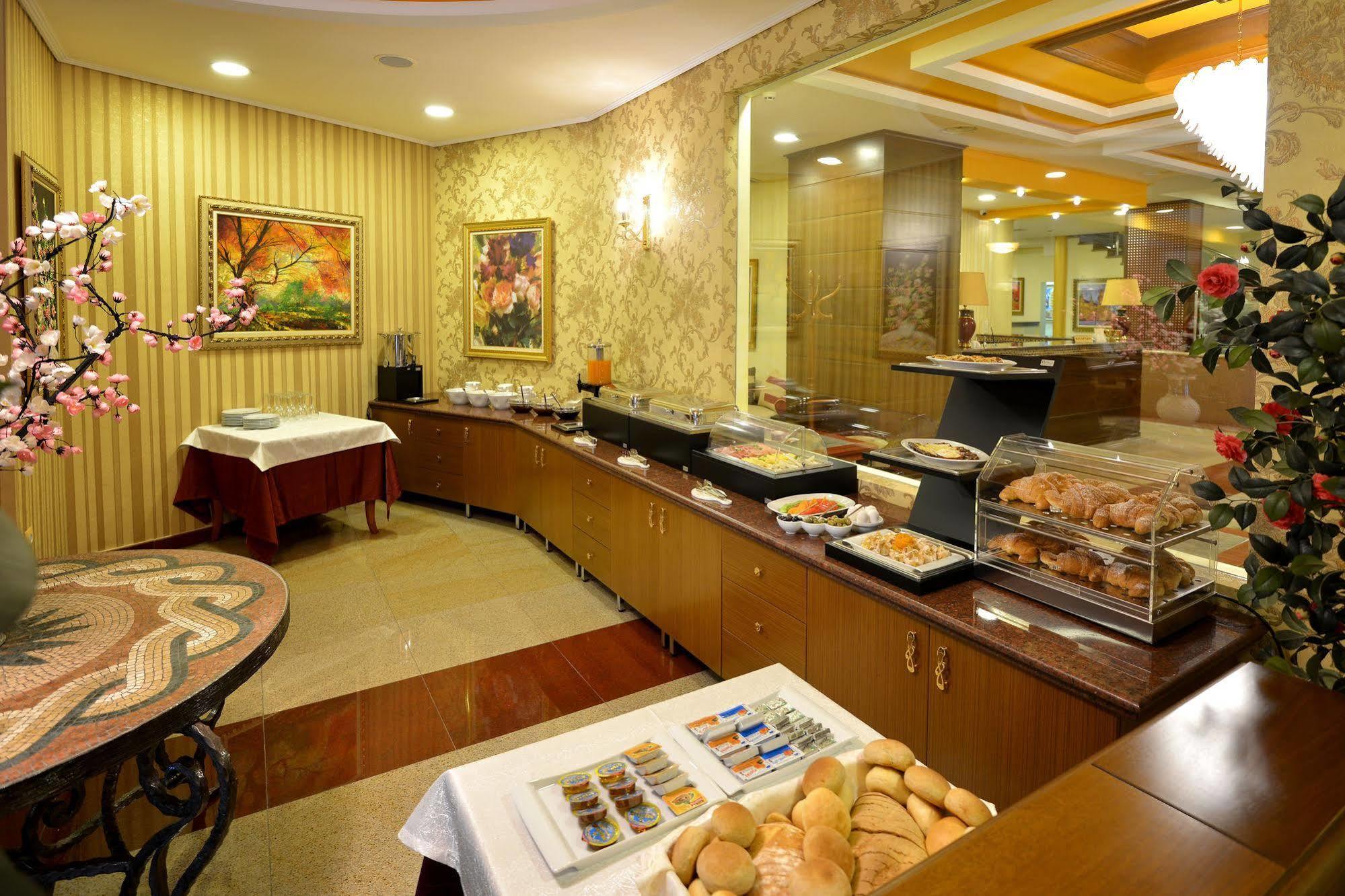 Hotel Austria Тирана Экстерьер фото