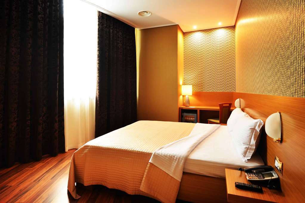 Hotel Austria Тирана Номер фото