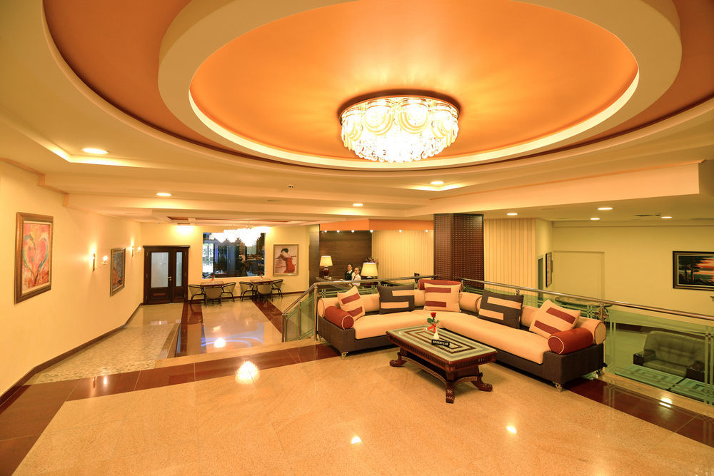 Hotel Austria Тирана Экстерьер фото