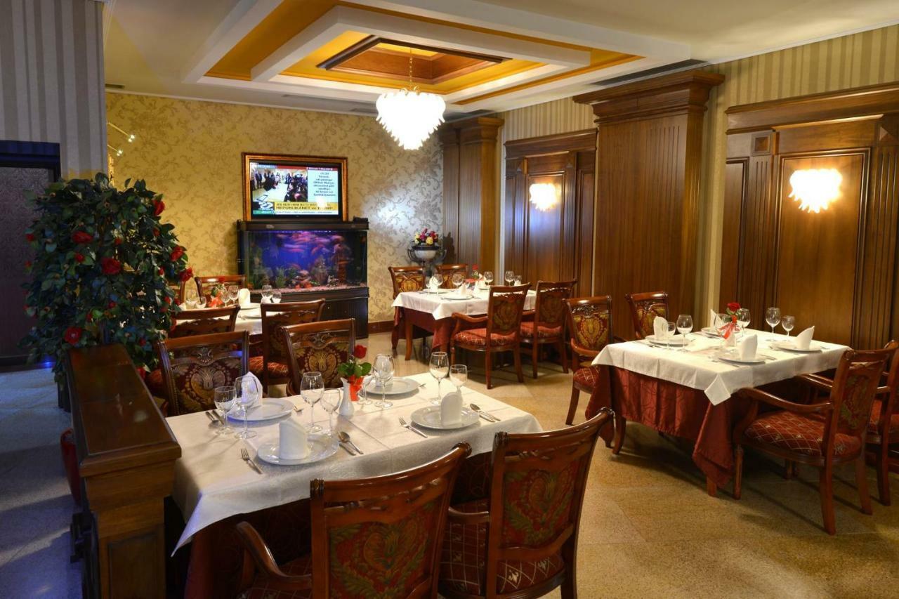 Hotel Austria Тирана Экстерьер фото